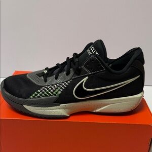 Nike Air Zoom GR Cut Academy NIB Men’s Sneakers